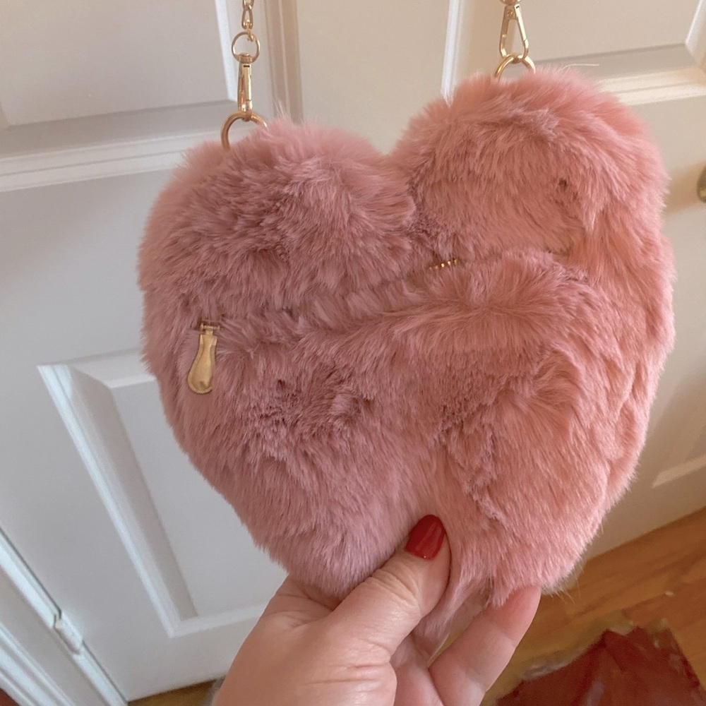NWT heart snapped purse fuzzy and soft - Picture 3 of 7